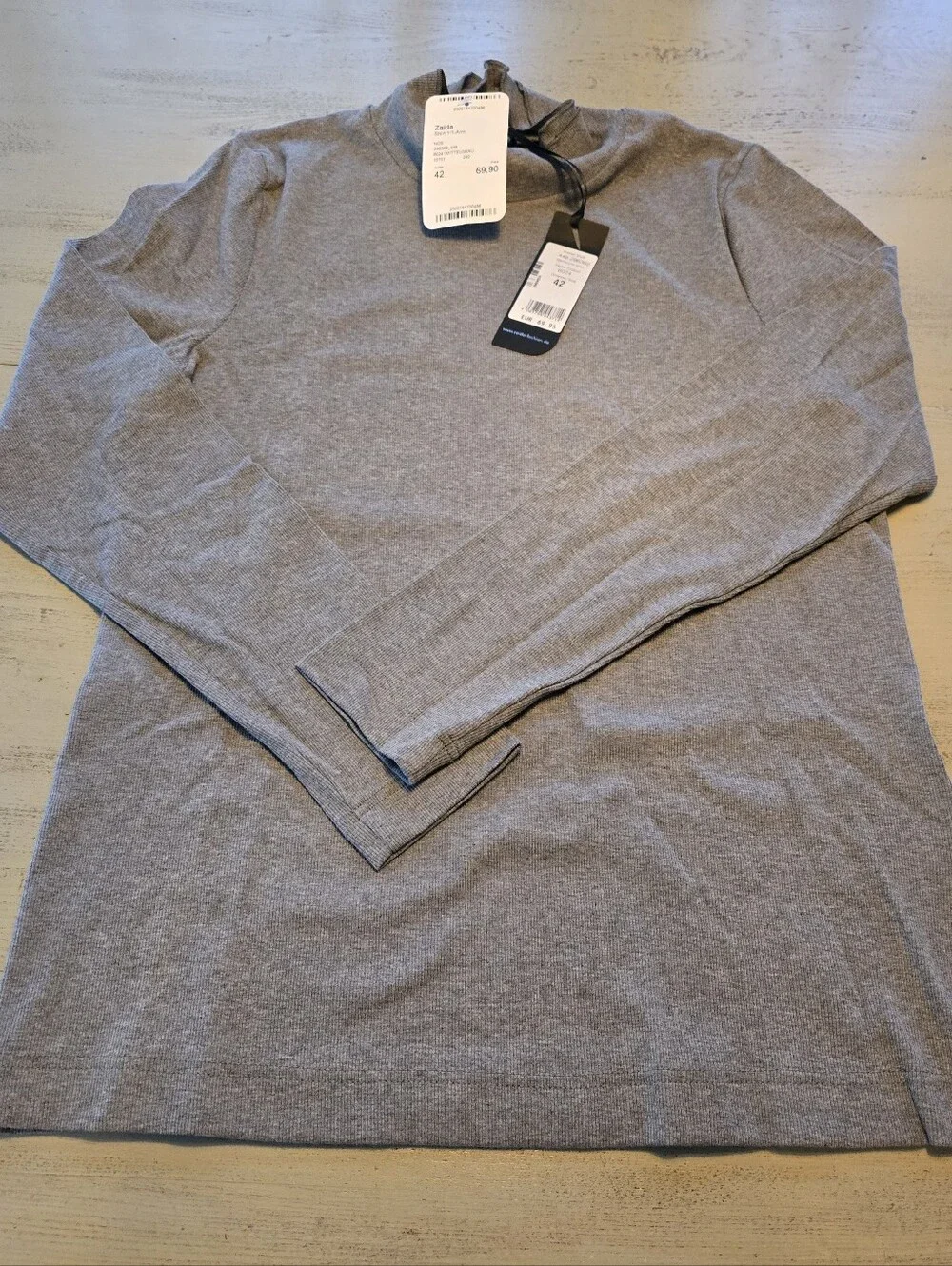 NWT Zaida Think Positive,Germany Womens EU42 US 10/12,M/L Gray Turt neck Sweater